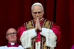 The people's pope has eaten a hot dog